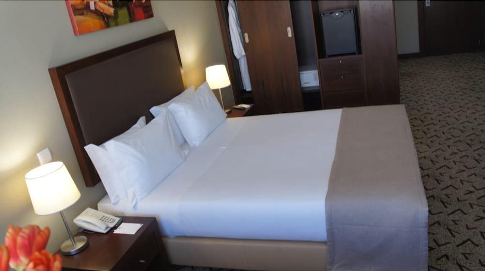 Skyna Hotel Luanda Extérieur photo
